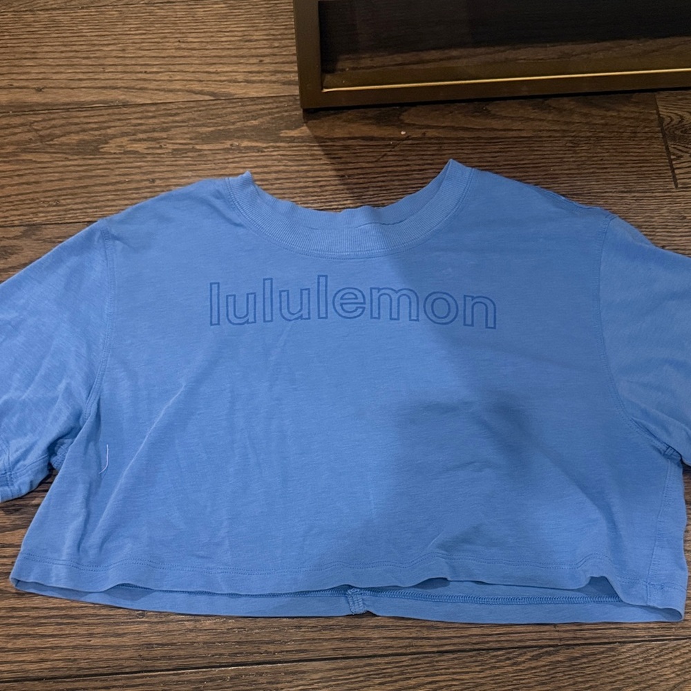 Lululemon Cropped Tee